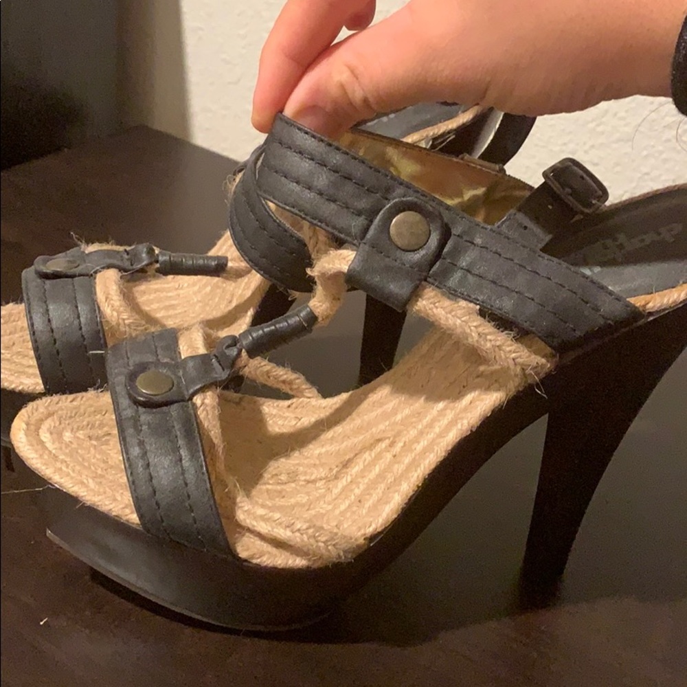 Brand new black high-heels